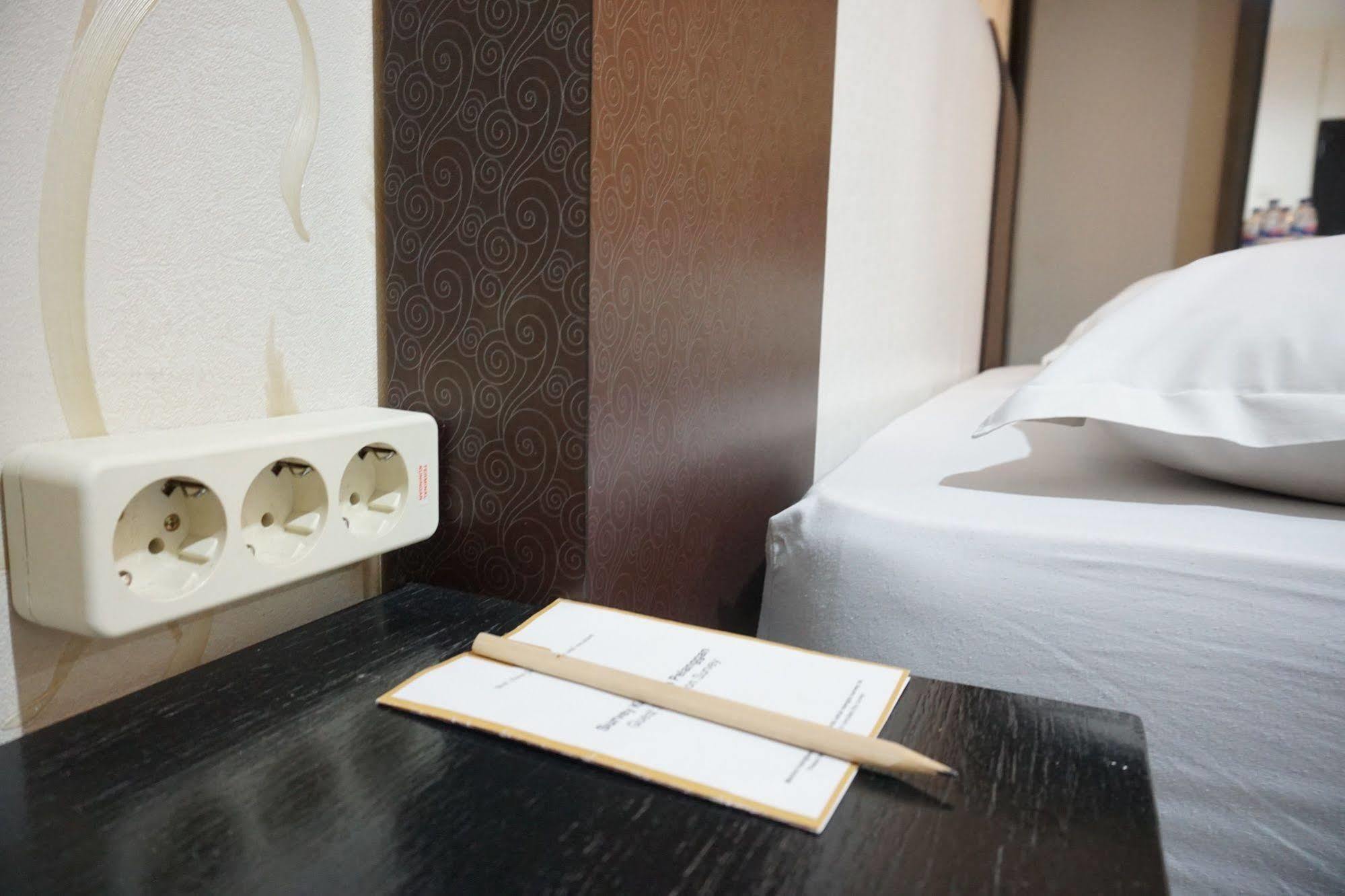 Hotel Mangga Dua Makassar Exterior foto