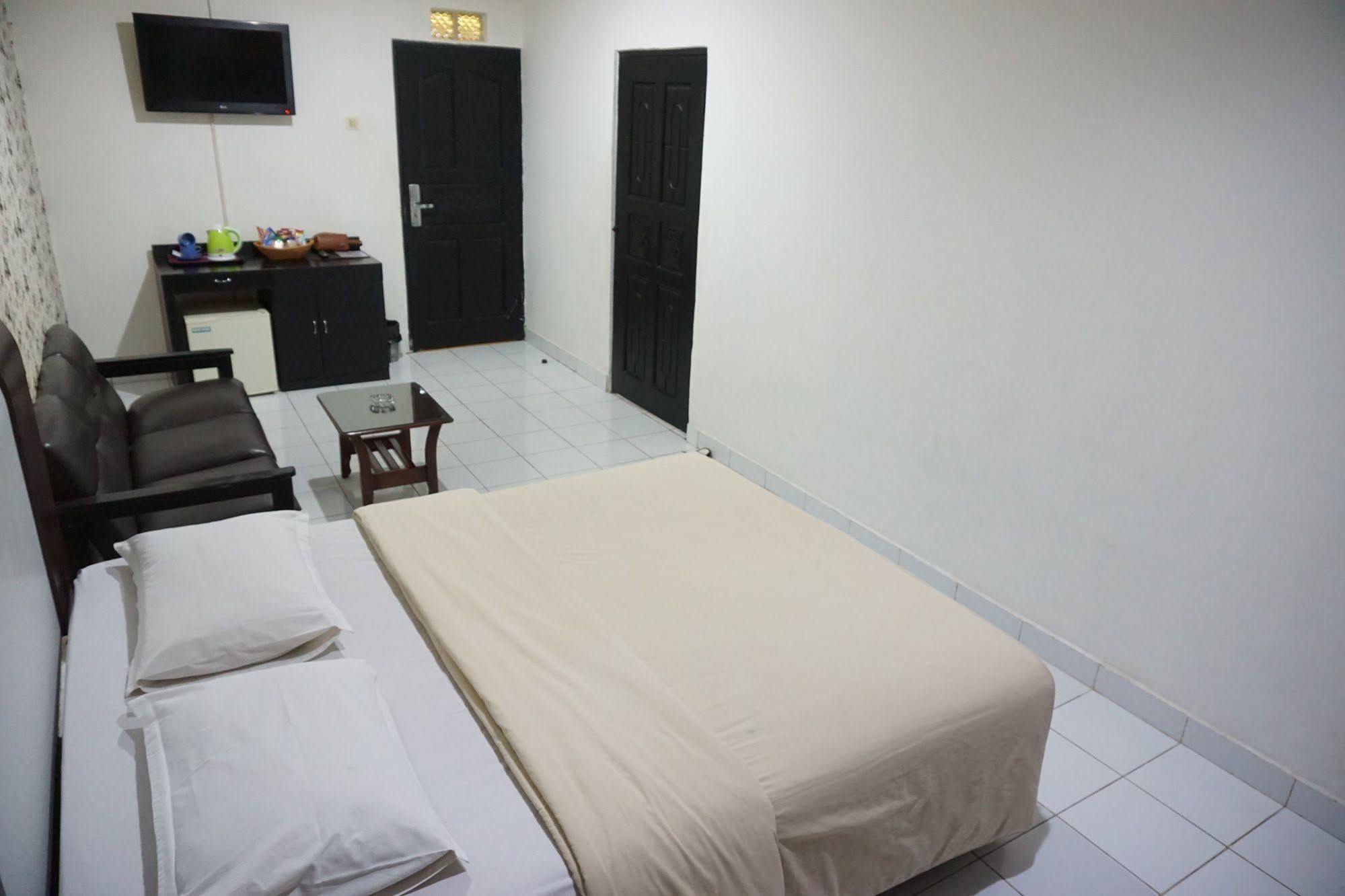 Hotel Mangga Dua Makassar Exterior foto