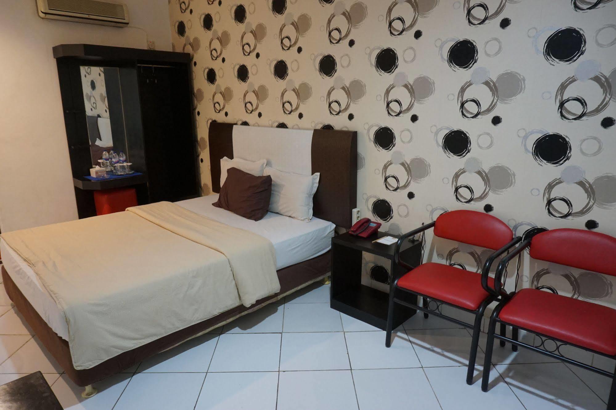 Hotel Mangga Dua Makassar Exterior foto
